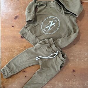 MEBIE baby Olive Green Hoodie and Jogger Set
